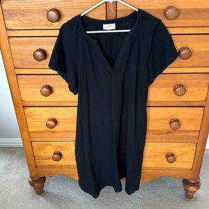 Short sleeve black dress